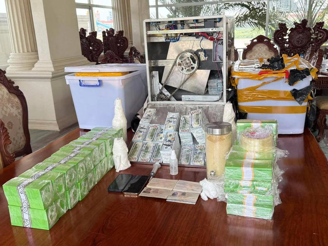 5名黑人在柬埔寨搞了700万美元!